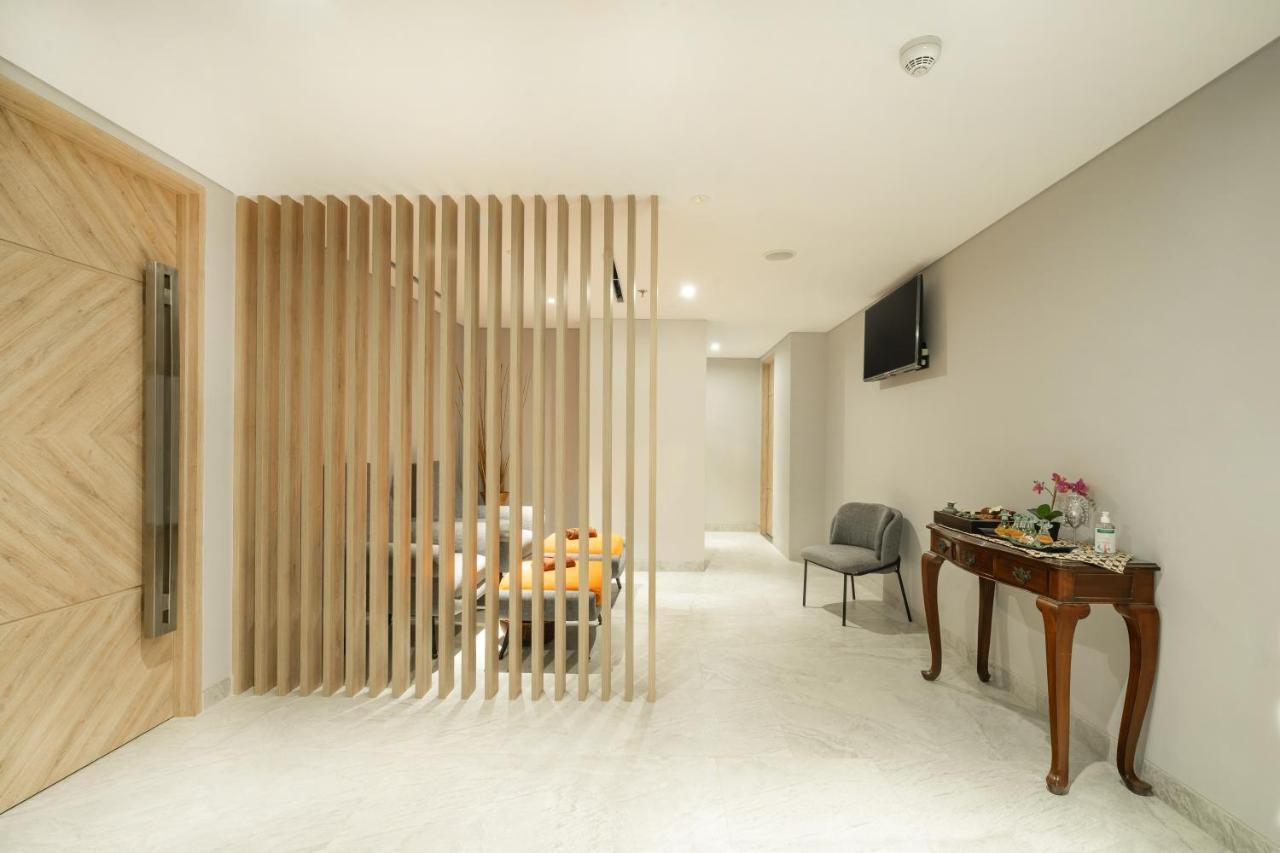 Harris Suites Puri Mansion Jacarta Exterior foto