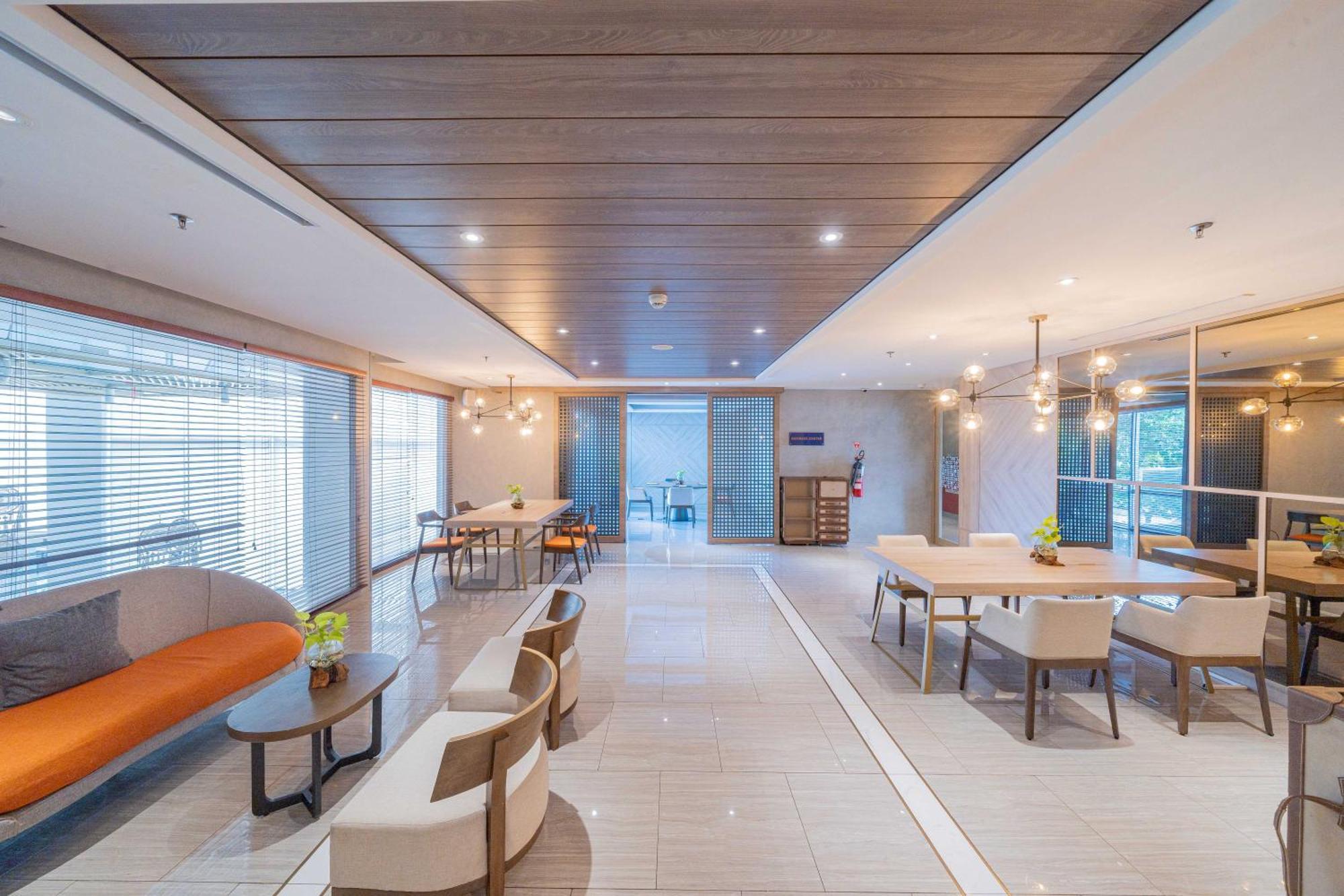 Harris Suites Puri Mansion Jacarta Exterior foto