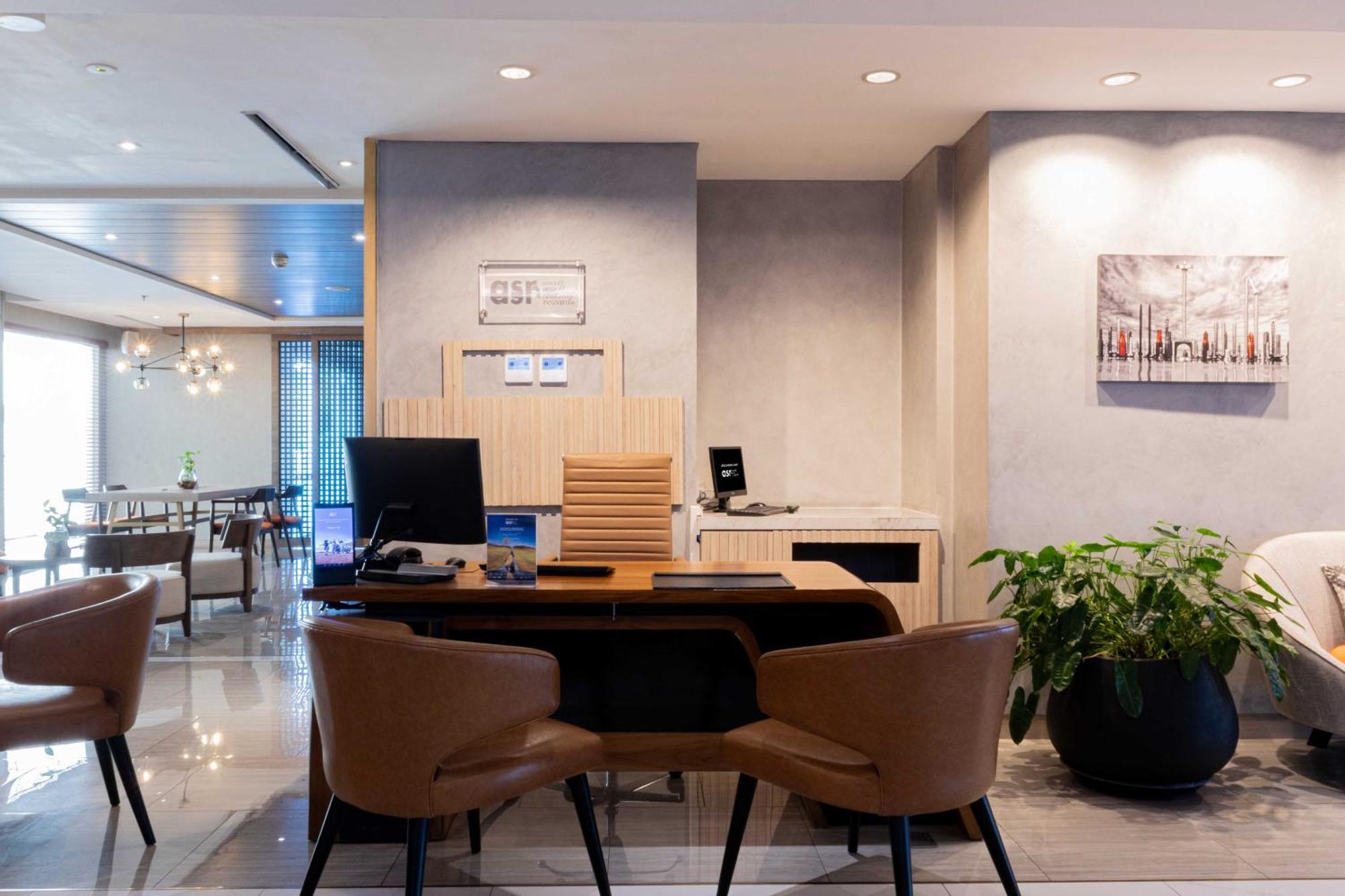 Harris Suites Puri Mansion Jacarta Exterior foto