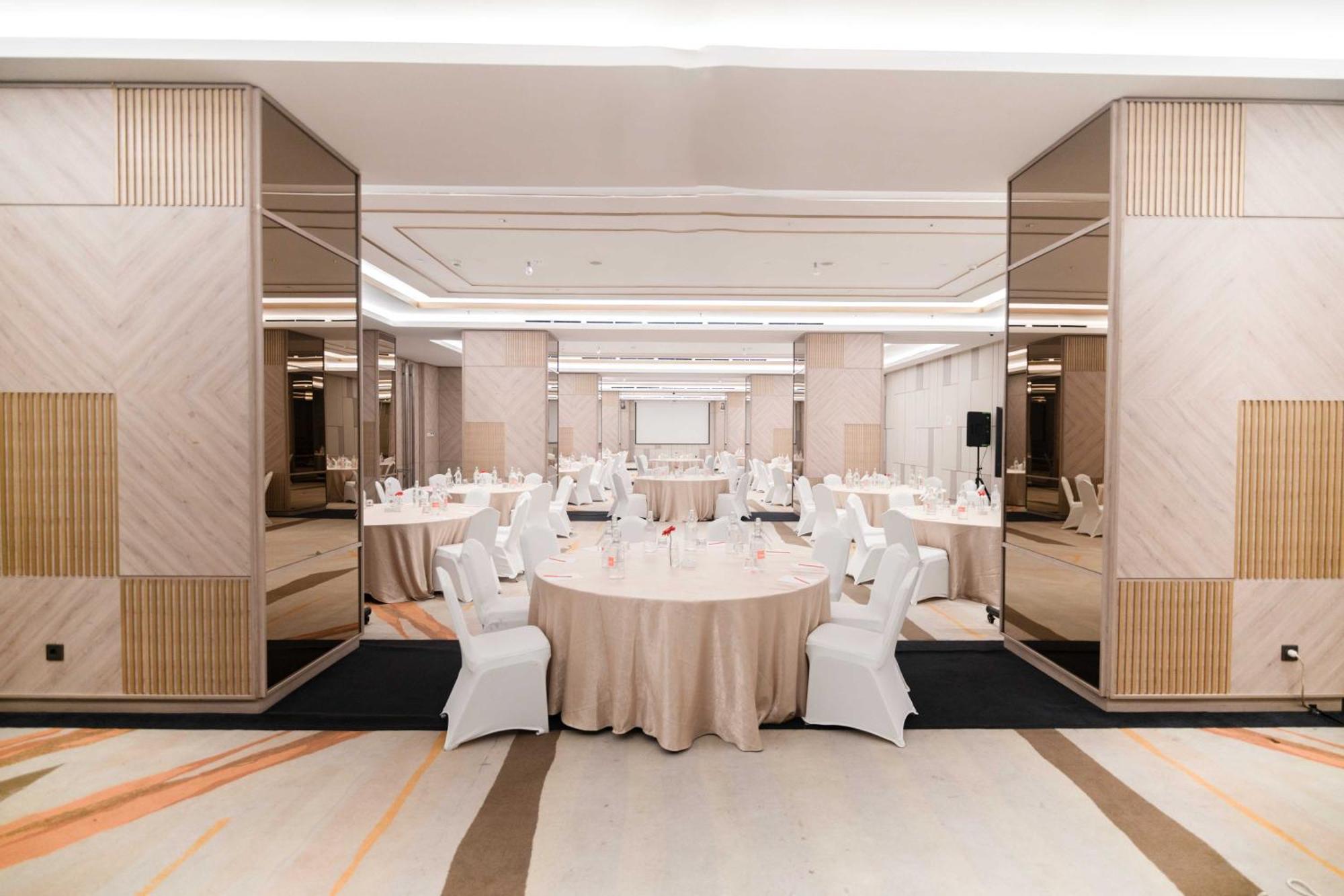 Harris Suites Puri Mansion Jacarta Exterior foto